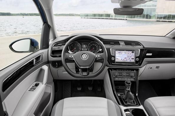 Review compact mpv Volkswagen Touran din a doua generație Fotografie 7