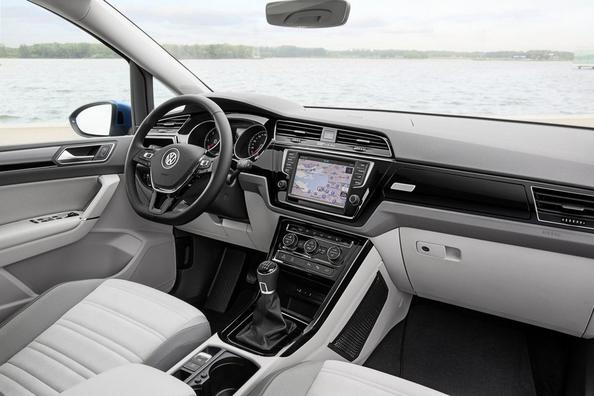 Review compact mpv Volkswagen Touran din a doua generație Fotografie 6