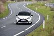 Revizuire a modelului Toyota Yaris subcompact hatchback actualizat foto 4