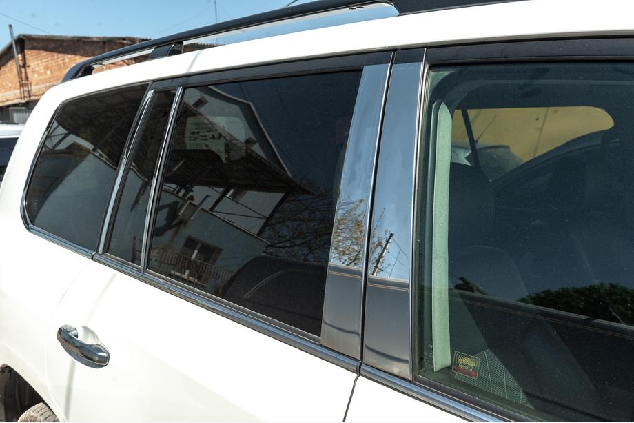 Toyota Land Cruiser 200 2007-2021 Set complet ornamente geamuri si stalpi inox Foto 3