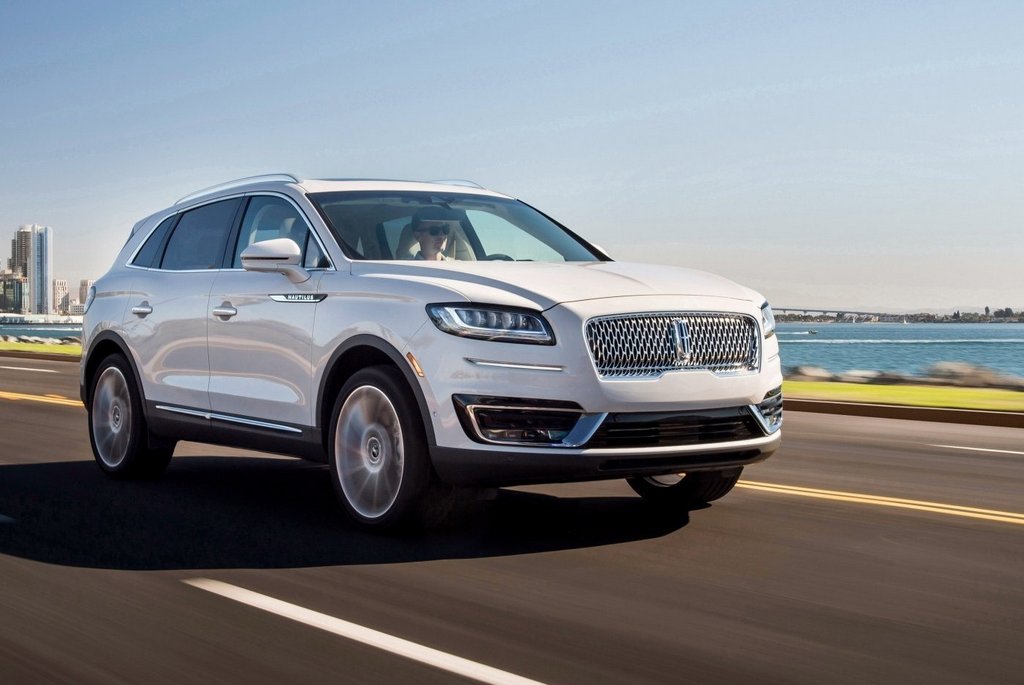 Review premium crossover Lincoln Nautilus