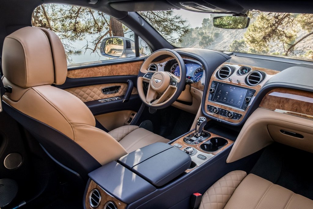 Recenzie a crossover-ului de lux Bentley Bentayga