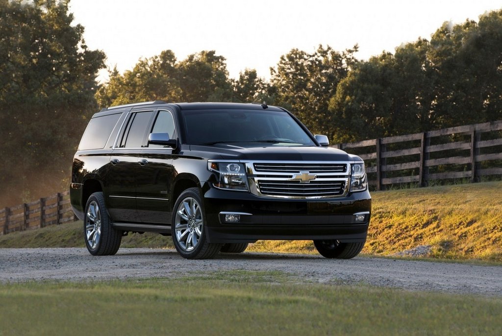 Recenzie SUV Chevrolet Suburban de dimensiuni mari