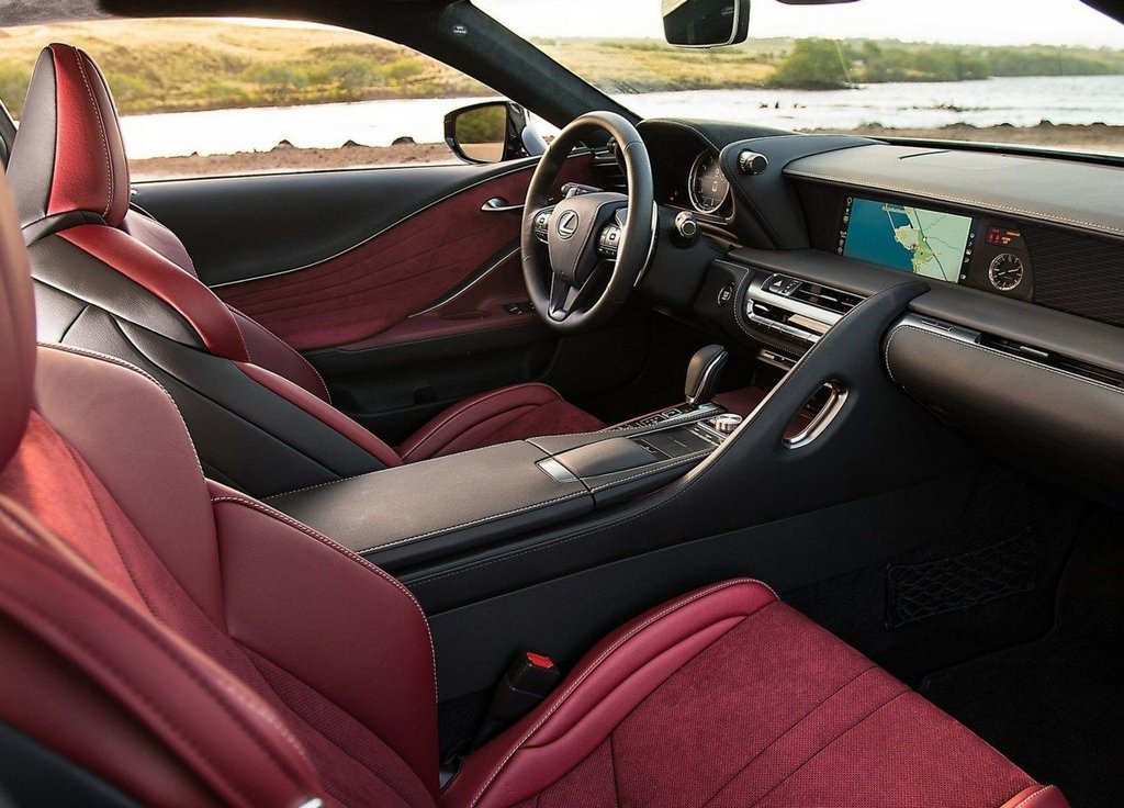 Prezentare high-end, coupe Lexus LC500