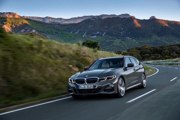 A șaptea generație a break BMW 3-Series Touring Fotografie 3