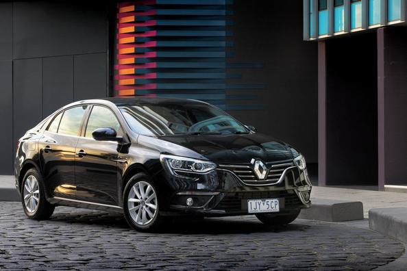 Review sedan Renault Megane a patra întrupării Fotografie 13