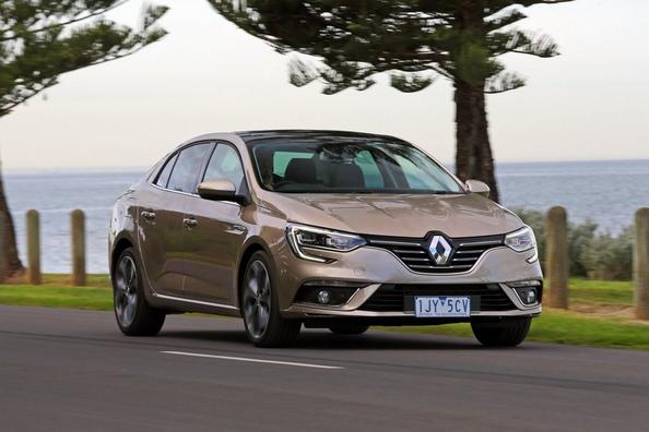 Review sedan Renault Megane a patra întrupării Fotografie 1