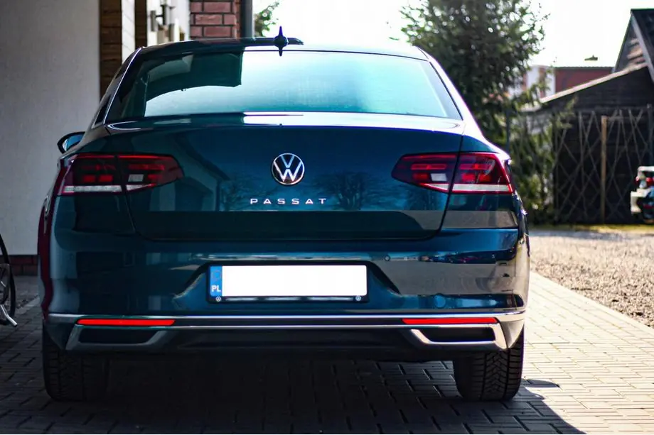 Volkswagen Passat B8 2015-2023 Ornamente toba OmsaLine SD/SW (2019+, 3 buc, inox) Foto 4