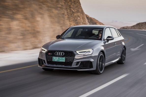 Review încărcat awd hatchback Audi RS3 Sportback Fotografie 10