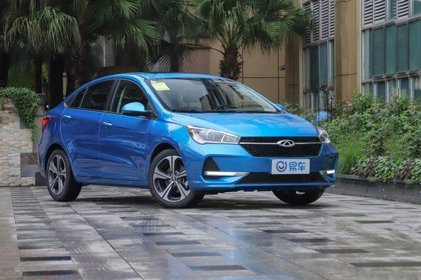 Review sedan compact Chery Arrizo 5