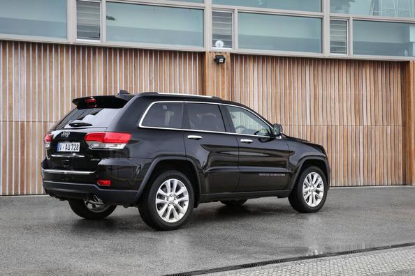Review premium suv-ul Jeep Grand Cherokee Fotografie 7