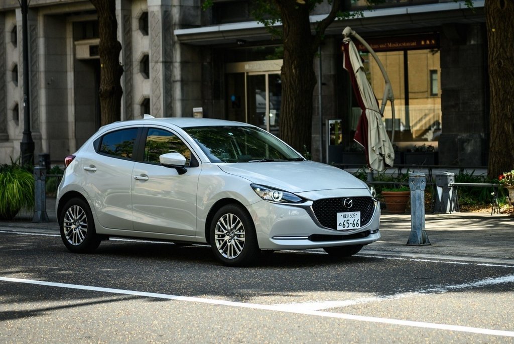 Actualizat Mazda 2 hatchback subcompact