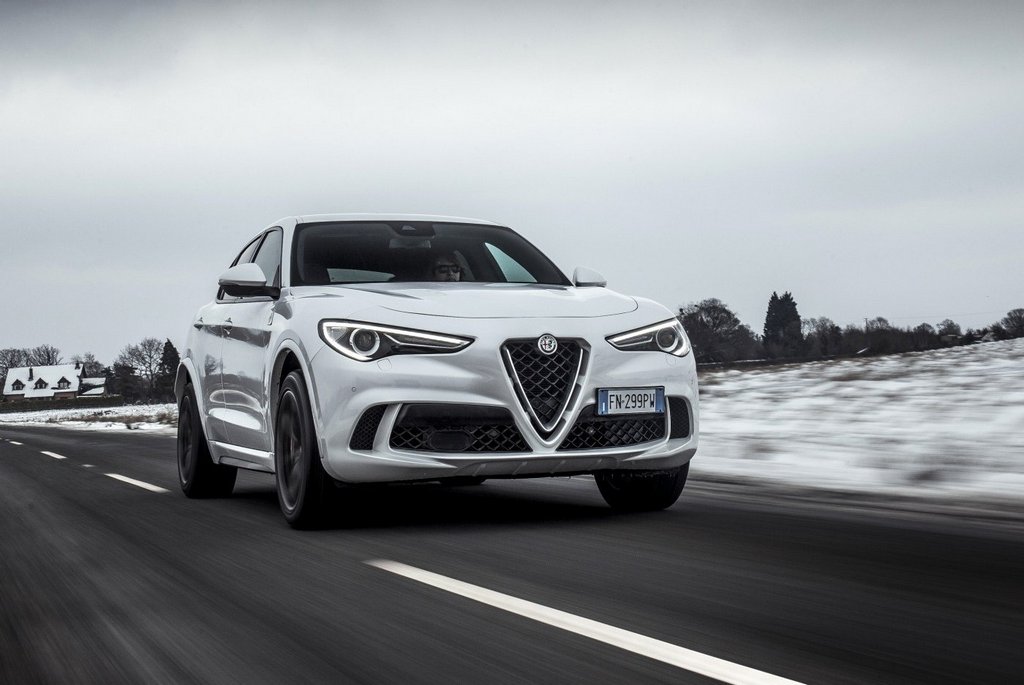 Prima generație de crossover compact Alfa Romeo Stelvio
