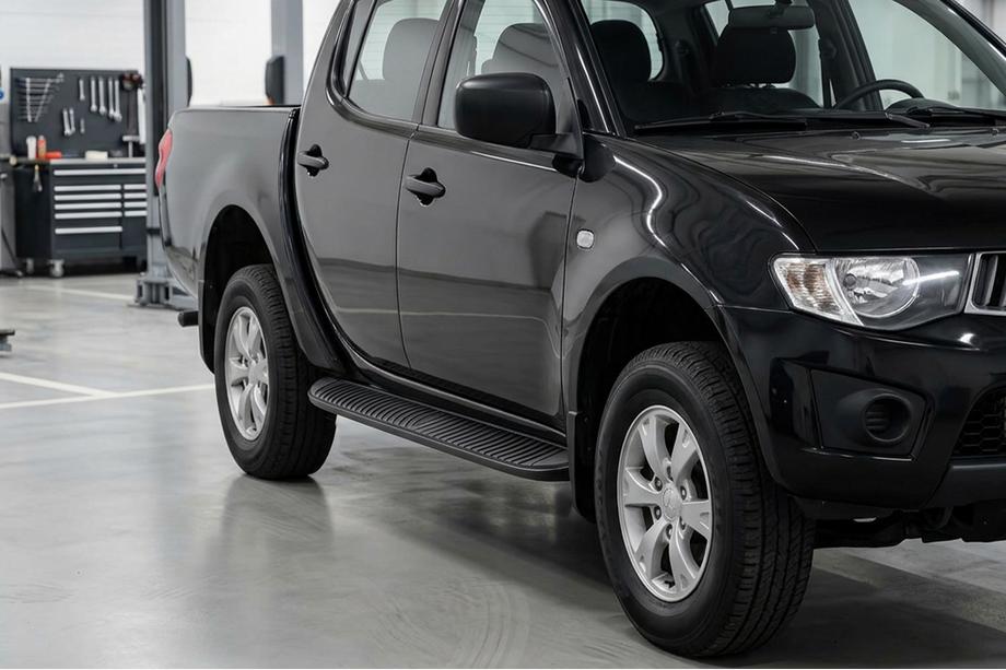 Mitsubishi L200 2015-2024 Praguri Laterale Tayga Black (2 buc, Aluminiu) Image