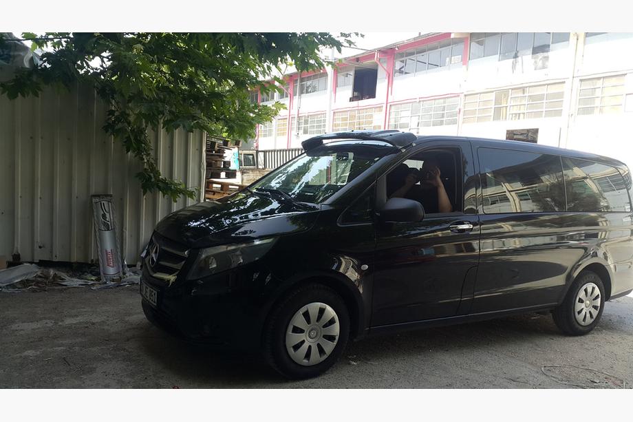 Mercedes Vito/V-class W447 2014- Viziera parbriz (negru lucios, 5mm) Foto 3