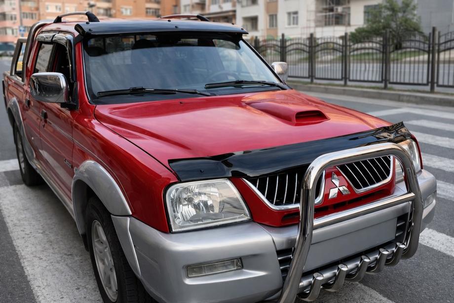 Mitsubishi L200 1996-2006 Deflector capota (EuroCap) Image