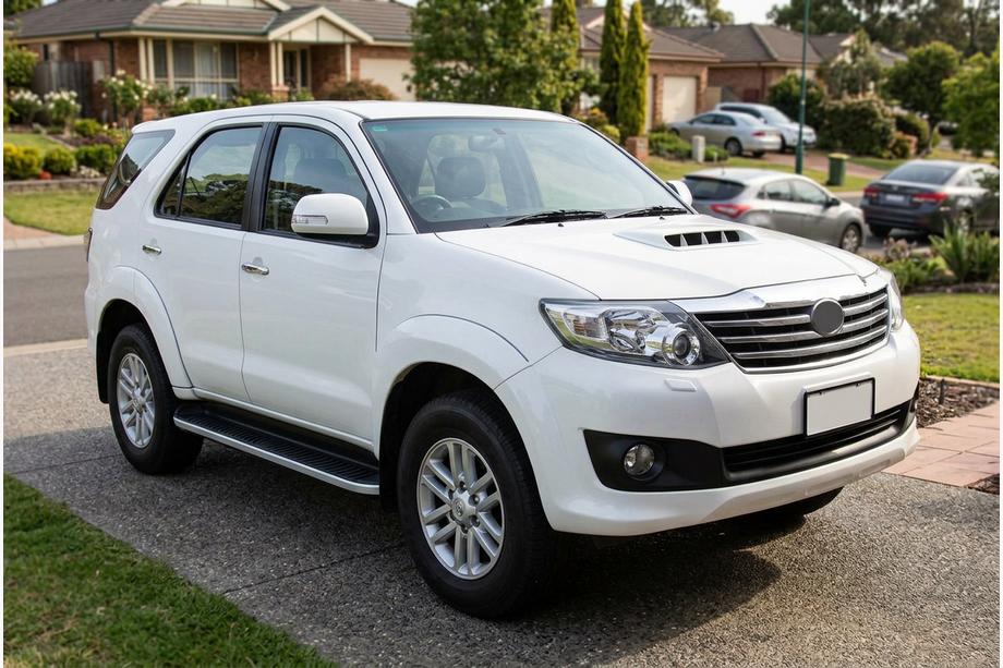 Toyota Fortuner 2006-2015 Praguri Laterale Tayga Grey (2 buc, aluminiu) Image
