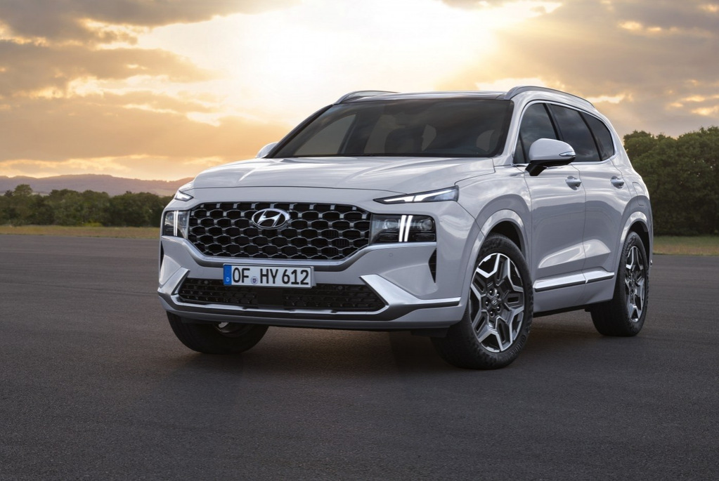 Versiunea actualizată a crossover-ului Hyundai Santa Fe este deja la vânzare