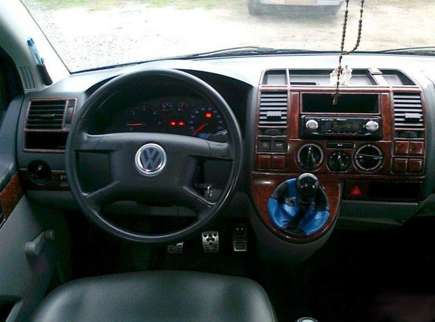 Tuning interior Volkswagen T5 Multivan și suprapuneri de panou