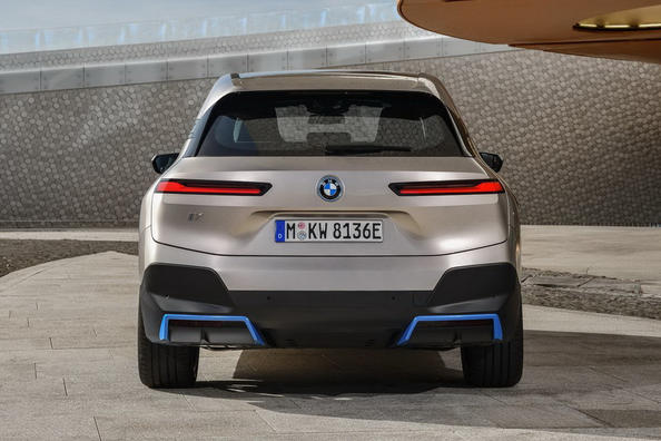 Crossover electric BMW iX - flagship-ul tehnologic al mărcii germane Fotografie 2