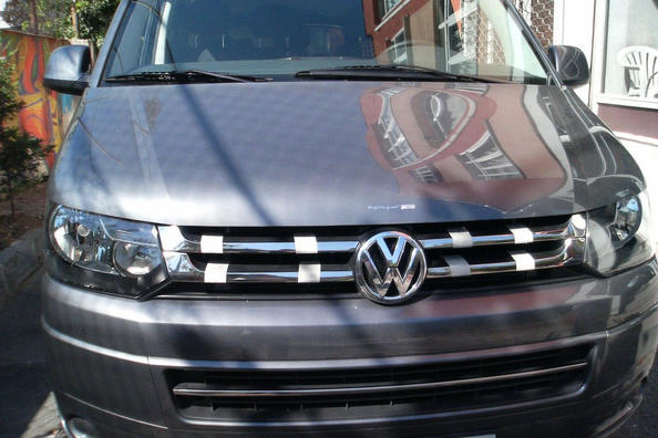 Suprapunere pentru un grătar de radiator Volkswagen T5