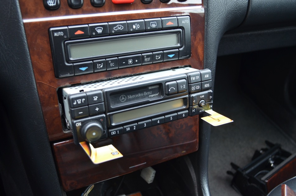 Înlocuirea radioului auto