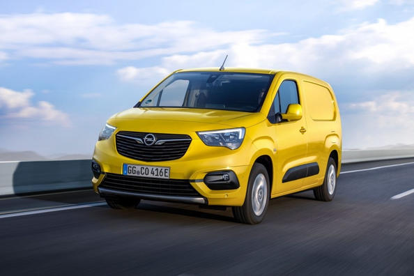 A existat o modificare electrică a utilitarului compact Opel Combo Fotografie 5