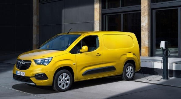 A existat o modificare electrică a utilitarului compact Opel Combo Fotografie 2