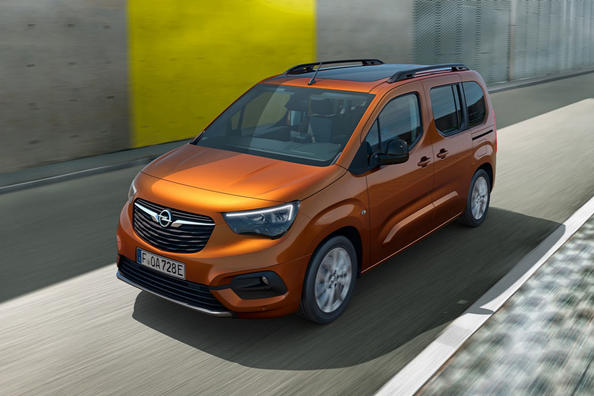 A existat o modificare electrică a utilitarului compact Opel Combo Fotografie 6