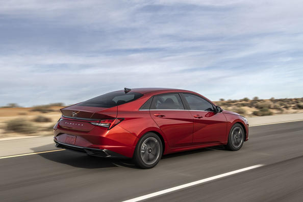 A șaptea generație Hyundai Elantra recenzie Fotografie 4