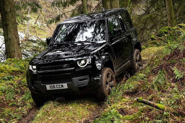 SUV-ul Land Rover Defender primește un motor de 520 de cai putere Fotografie 2