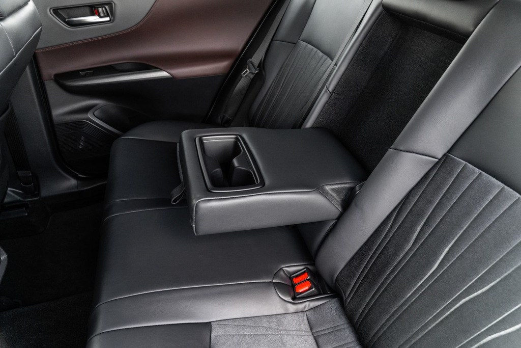 Prezentare generală a crossover-ului hibrid Toyota Venza