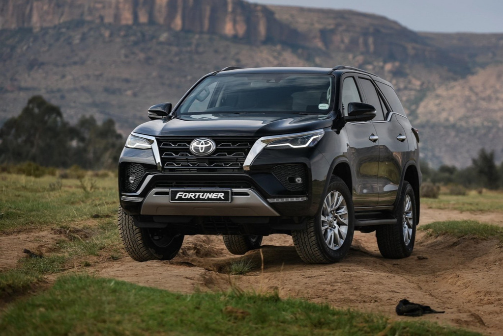 Recenzie a SUV-ului Toyota Fortuner actualizat