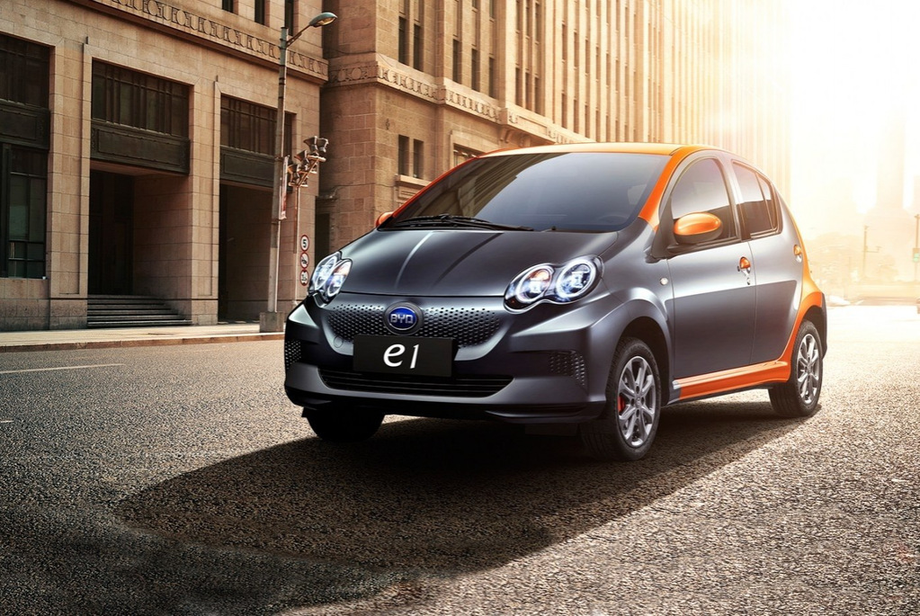 Recenzie BYD e1 electrică hatchback compactă