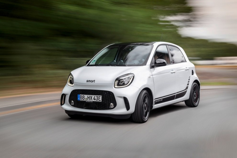 Smart EQ electric cu patru uși hatchback pentru patru