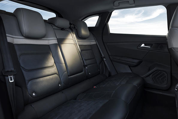 Noua generație Citroen C5 X crossover liftback Fotografie 9