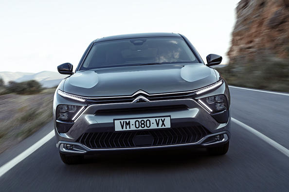 Noua generație Citroen C5 X crossover liftback Fotografie 3