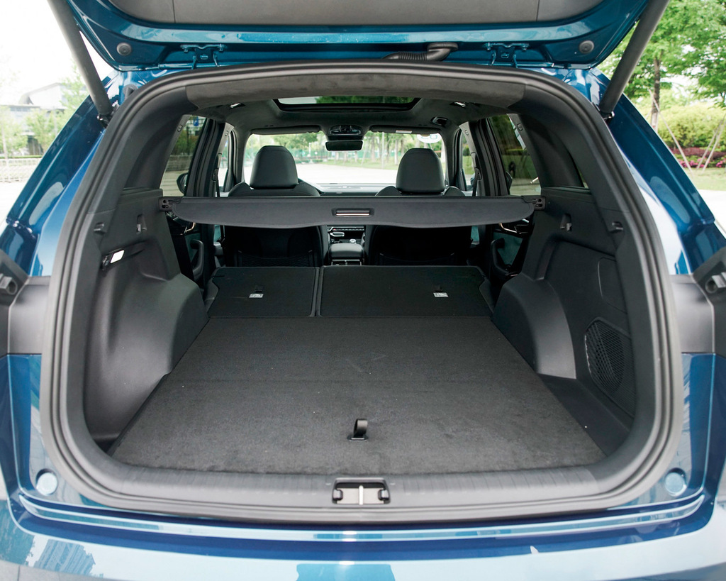 A avut loc prezentarea crossover-ului emblematic Geely Xingyue L