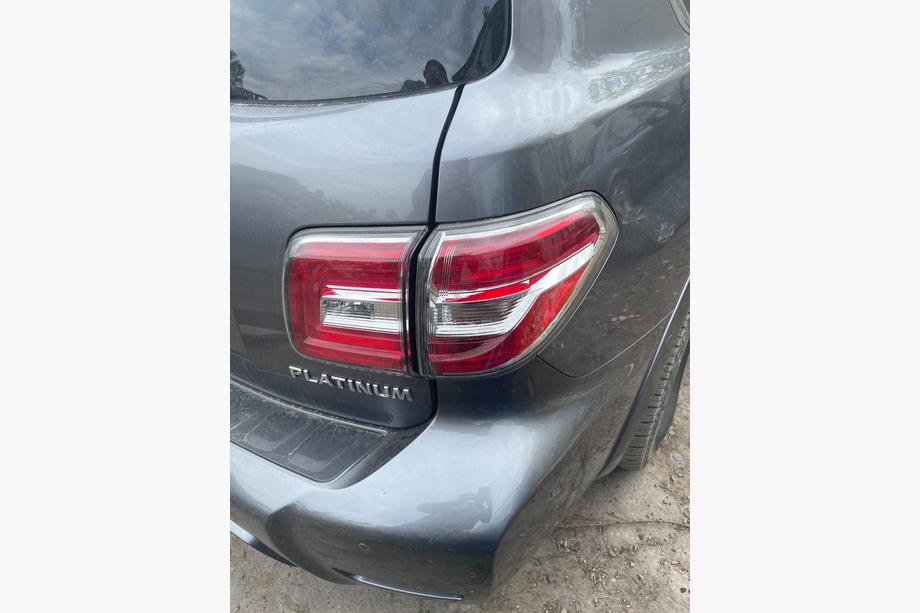 Nissan Armada 2016-2024 Stopuri spate LED (Originale, second hand, an 2019) Foto 3