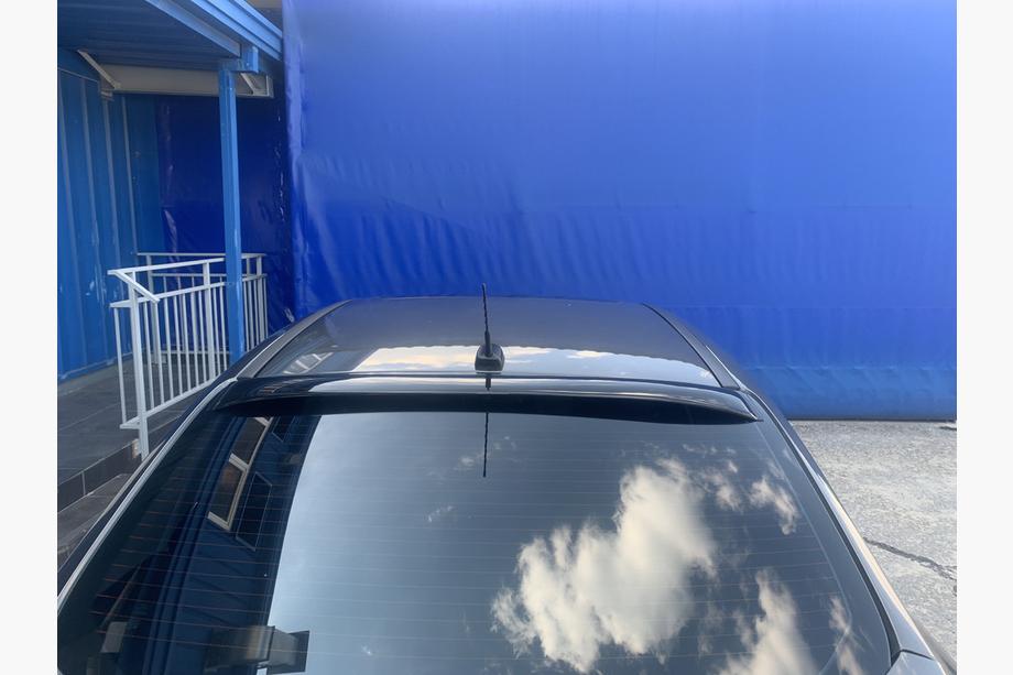 Ford Focus III 2011-2017 Blenda luneta Sedan (ABS) Foto 3