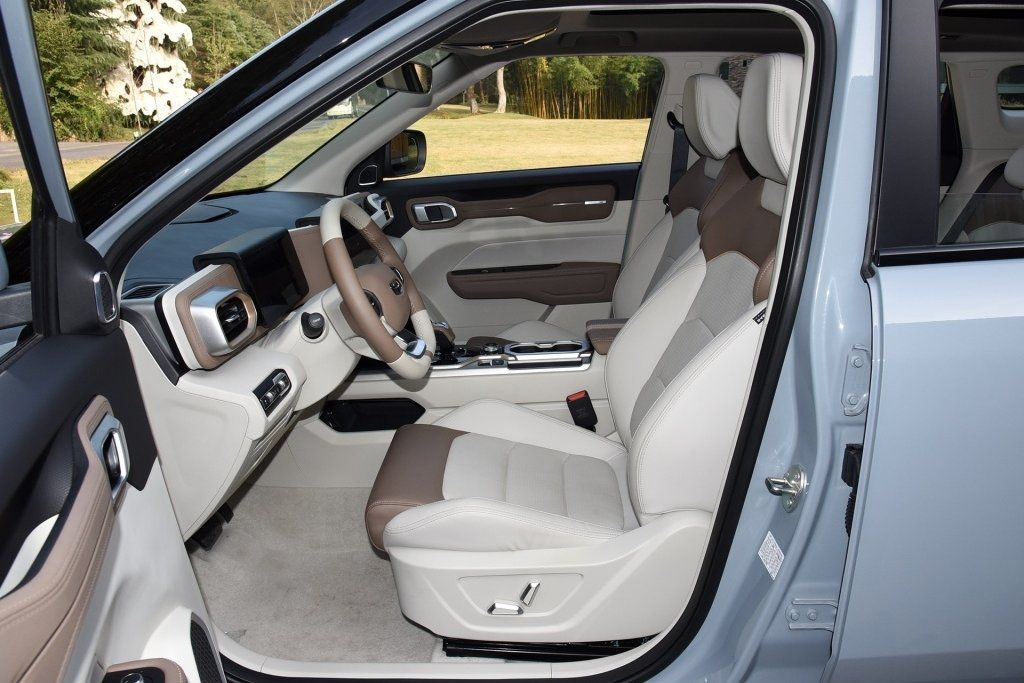 Recenzie a noului crossover Geely ICON
