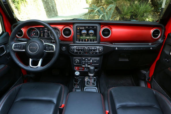 Jeep Wrangler Recenzie SUV nelimitată despre a patra încarnare Fotografie 8