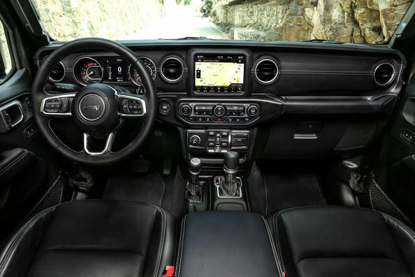 Jeep Wrangler Recenzie SUV nelimitată despre a patra încarnare Fotografie 9