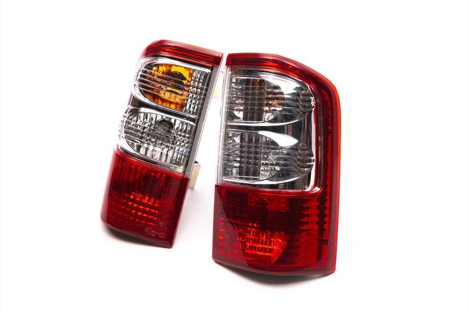Nissan Patrol Y61 1997-2011 Stopuri spate Depo (1998-2004, 2 buc) Foto 4