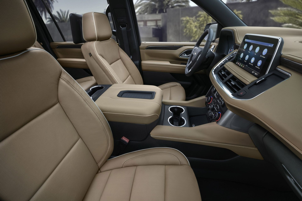 Chevrolet Suburban SUV mare cu opt locuri