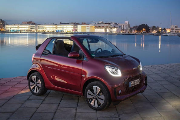 Smart EQ fortwo cabrio electric decapotabil recenzie