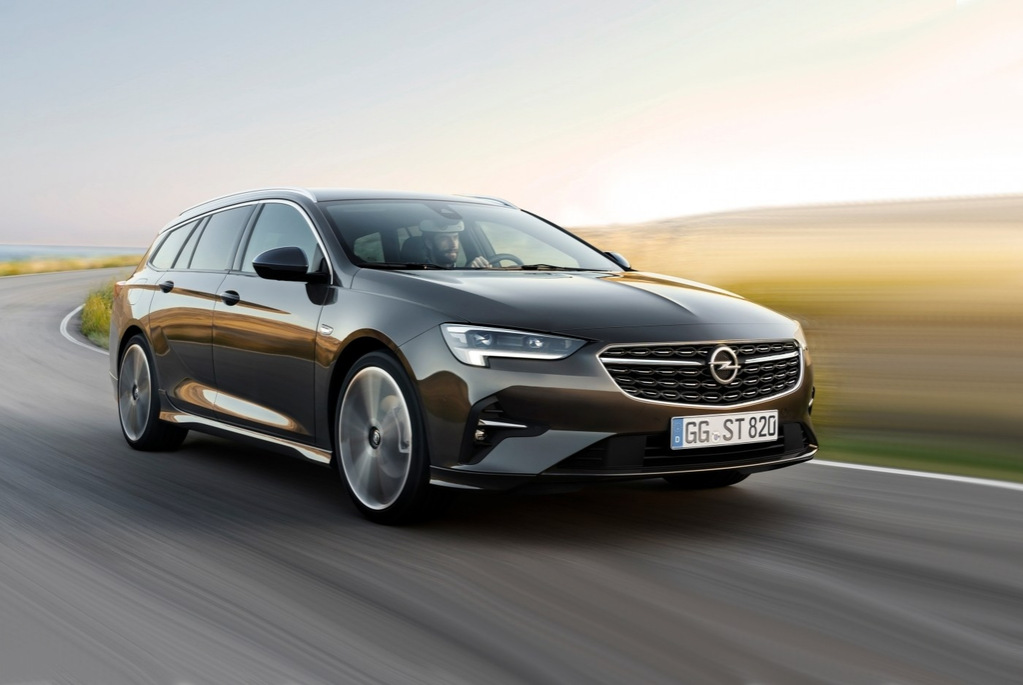 Recenzie a break-ului modernizat Opel Insignia Sports Tourer