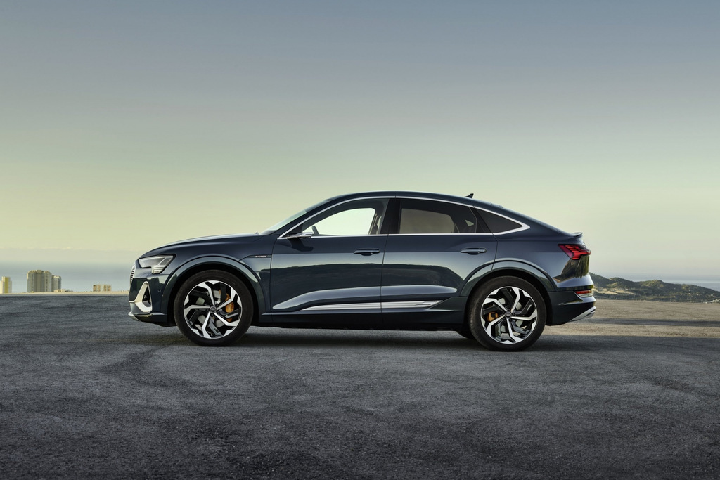 Crossover electric cu tracțiune integrală în formă de cupă Audi e-tron Sportback