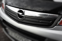 Opel Vivaro 2001–2015 Capac grila iarna 2007-2015 (V2, superior) Mat foto 1