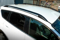 Ford Kuga/Escape 2013-2019 Bare longitudinale Skyport (negre) foto 1